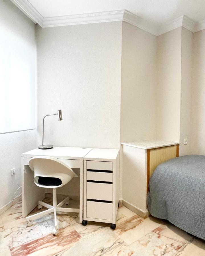 Appartement Holidays2Malaga Tomas De Echeverria 150 Mts To Beach & High Speed Wifi & Parking Extérieur photo