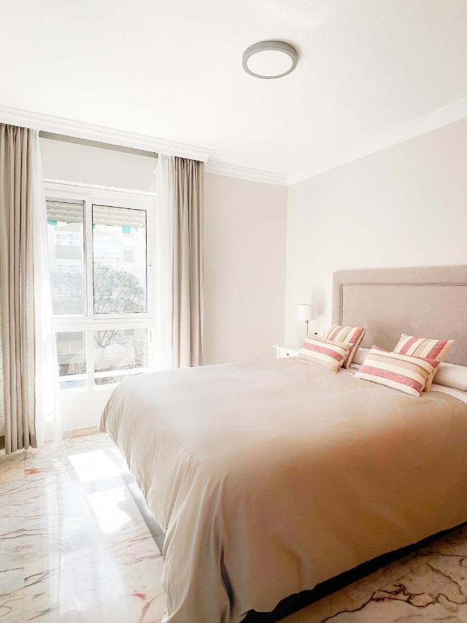 Appartement Holidays2Malaga Tomas De Echeverria 150 Mts To Beach & High Speed Wifi & Parking Extérieur photo
